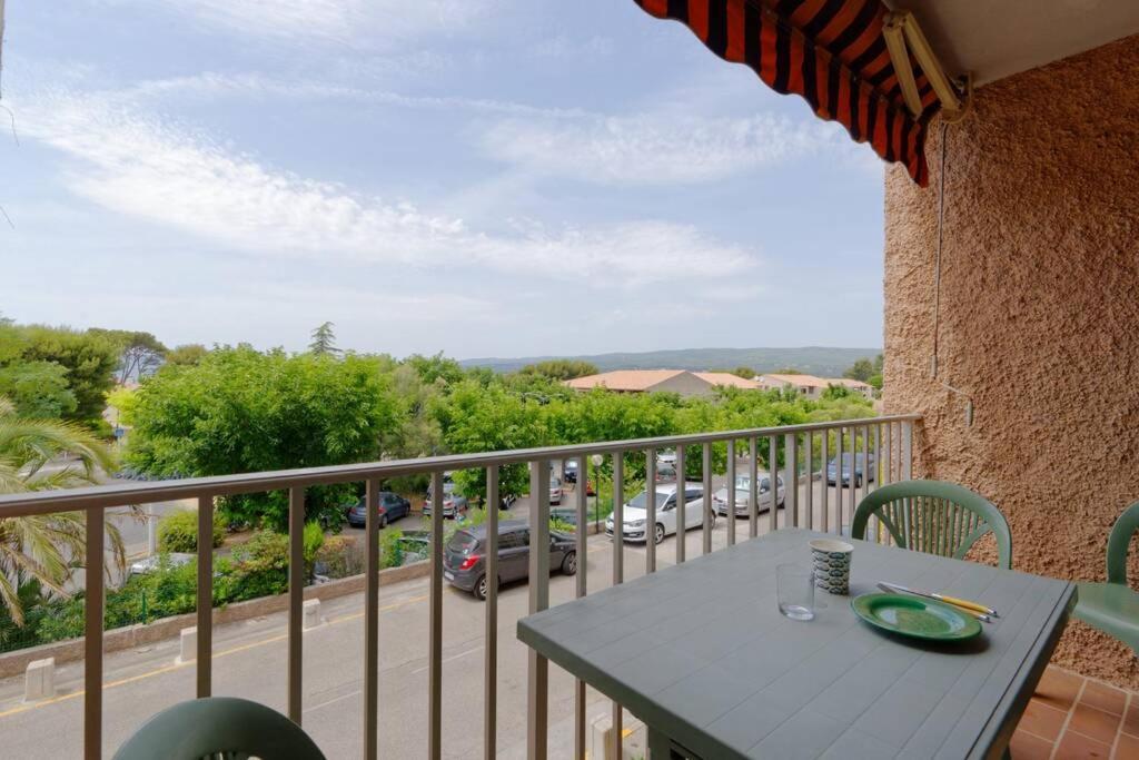 St-Cyr - Studio Avec Balcon, Vue Mer Et Proche Plage Apartamento Saint-Cyr-sur-Mer Exterior foto