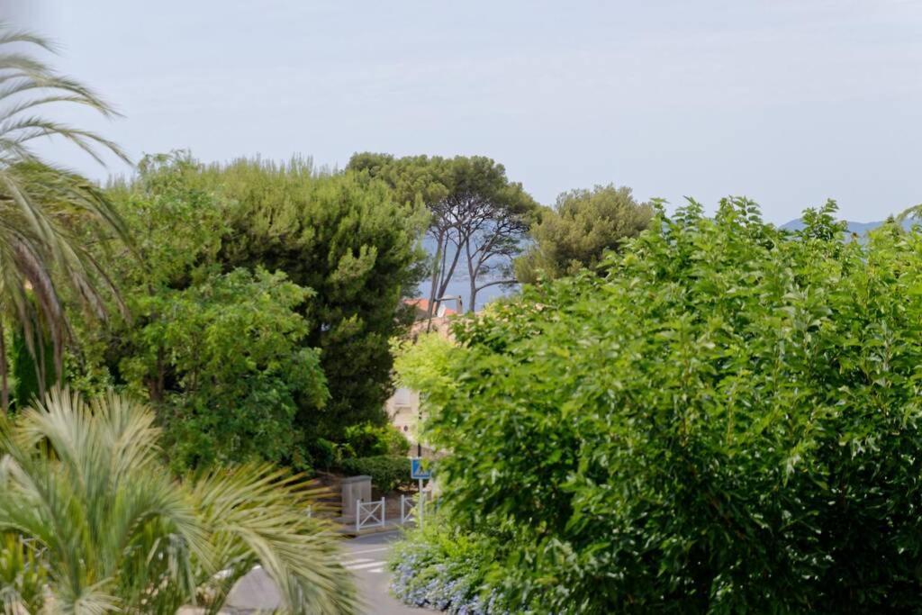 St-Cyr - Studio Avec Balcon, Vue Mer Et Proche Plage Apartamento Saint-Cyr-sur-Mer Exterior foto
